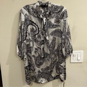 Sisley Black & White Paisley